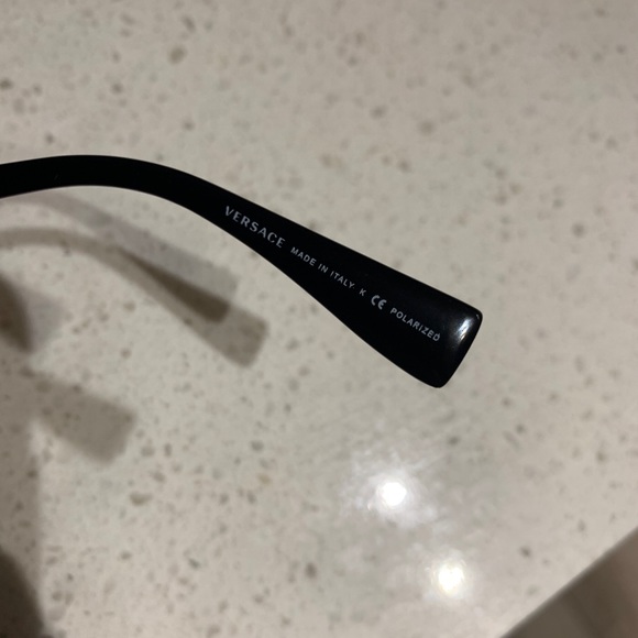 Versace 4342 Sunglasses 🕶 - Picture 4 of 5